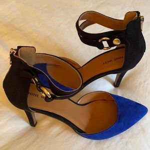 Nine West size 8.5 blue & black heels
